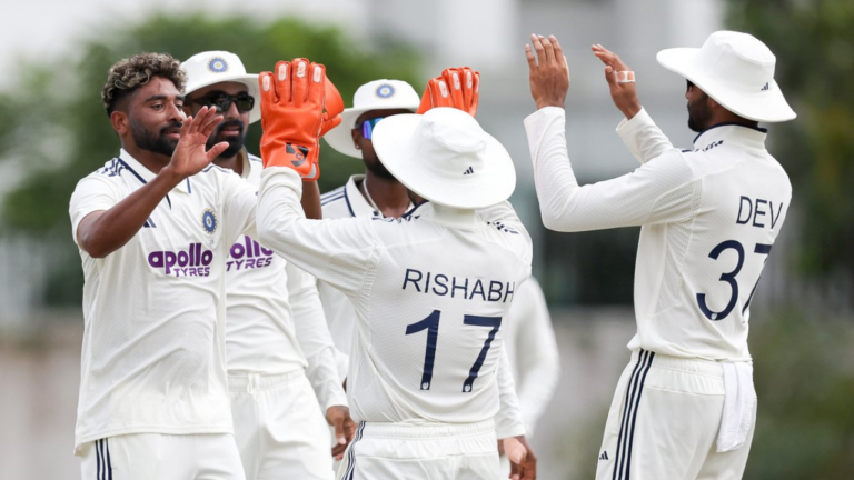 sri-lanka-xi-sets-207-run-target-for-india